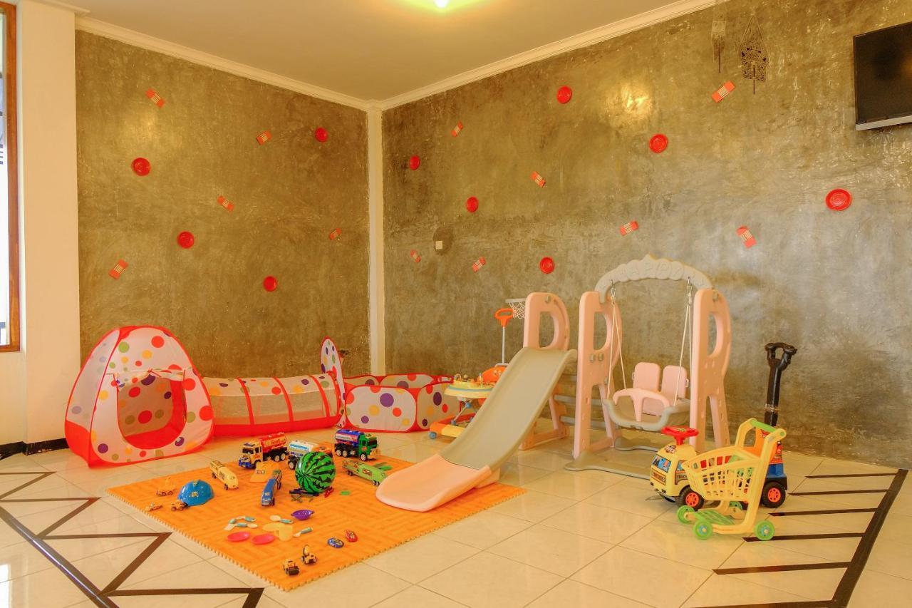 Oyo 446 Hotel Kawi Surapatha Malang Ngoại thất bức ảnh