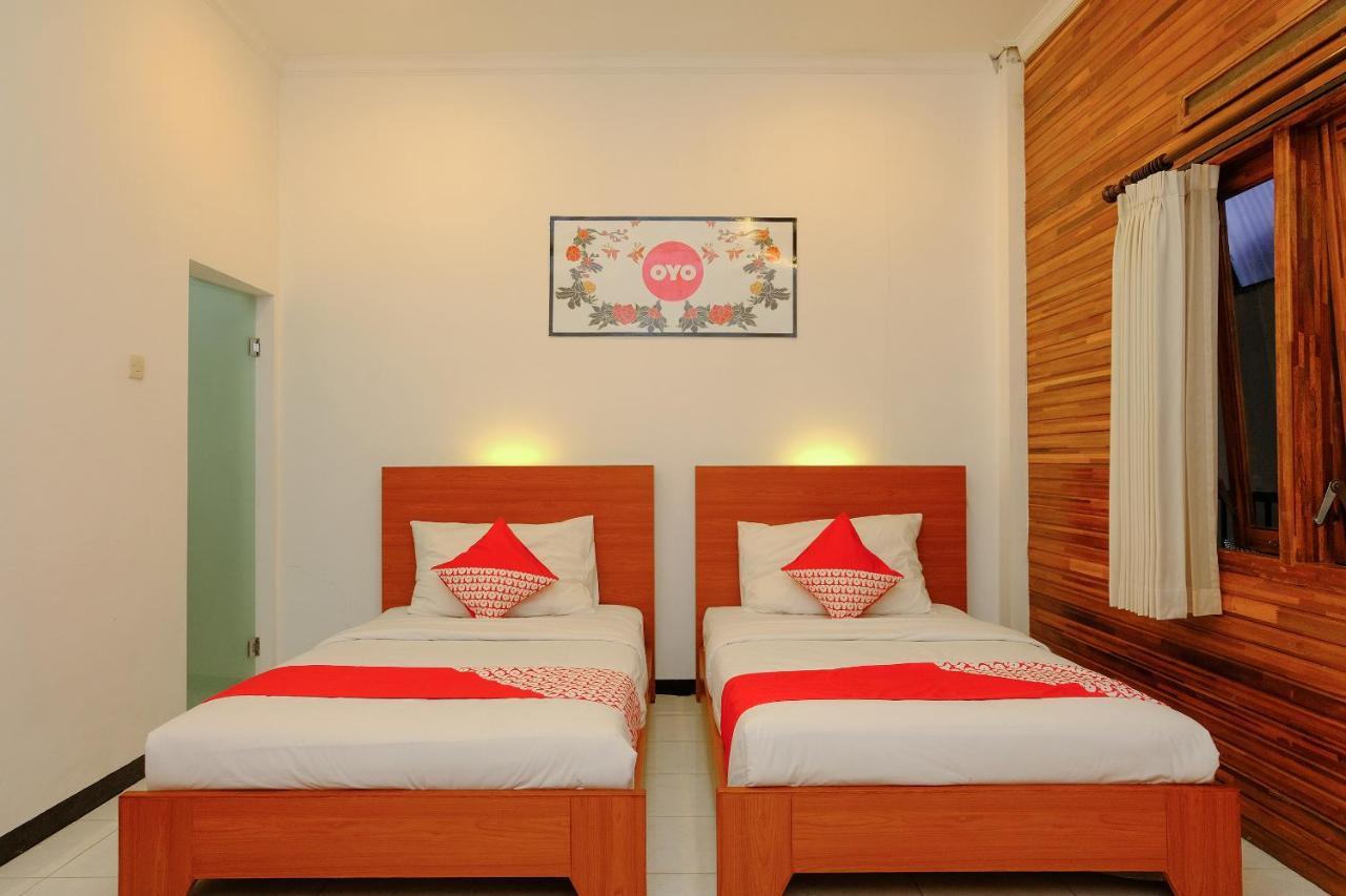 Oyo 446 Hotel Kawi Surapatha Malang Ngoại thất bức ảnh