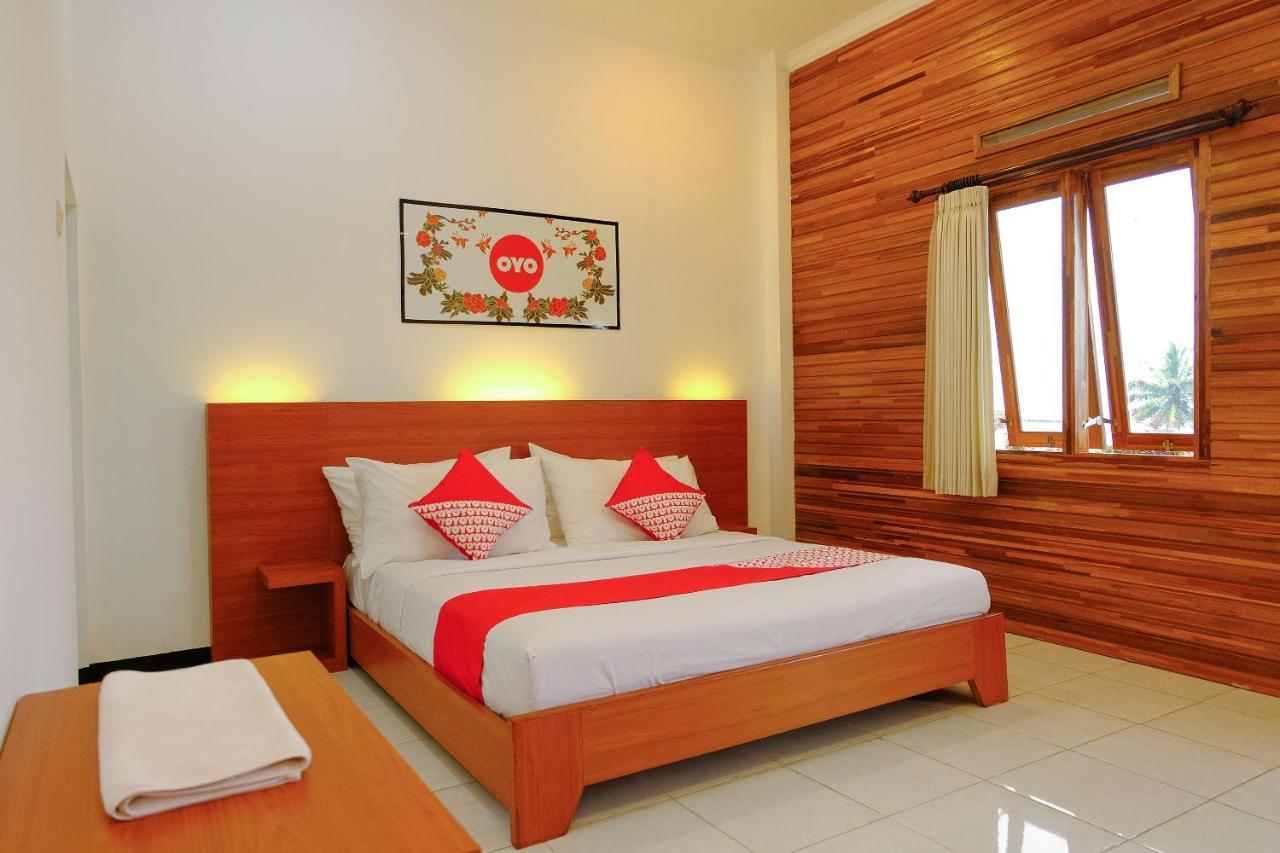Oyo 446 Hotel Kawi Surapatha Malang Ngoại thất bức ảnh