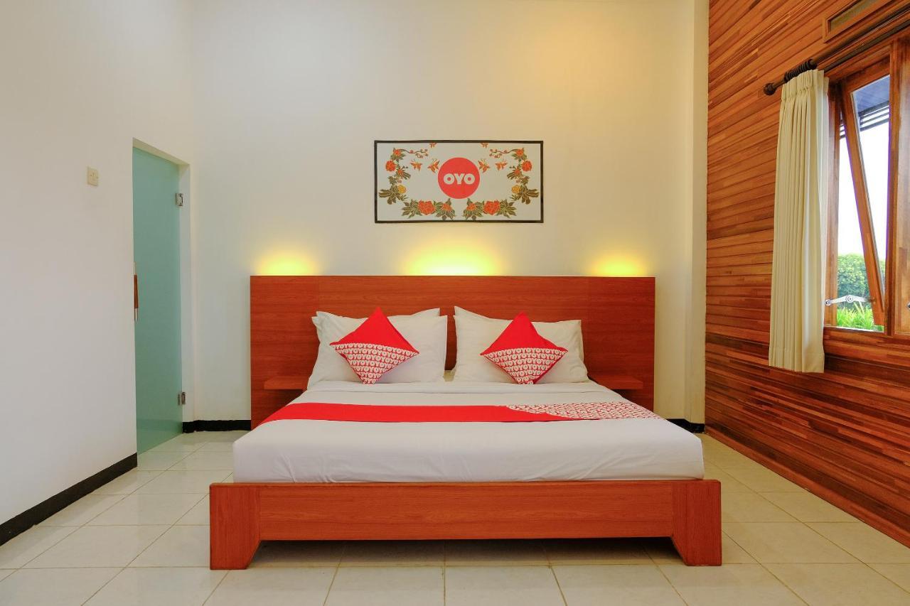 Oyo 446 Hotel Kawi Surapatha Malang Ngoại thất bức ảnh