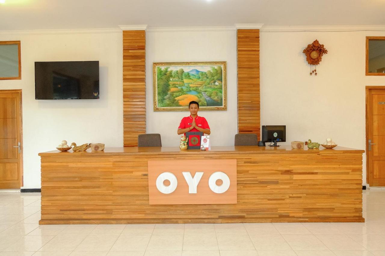 Oyo 446 Hotel Kawi Surapatha Malang Ngoại thất bức ảnh