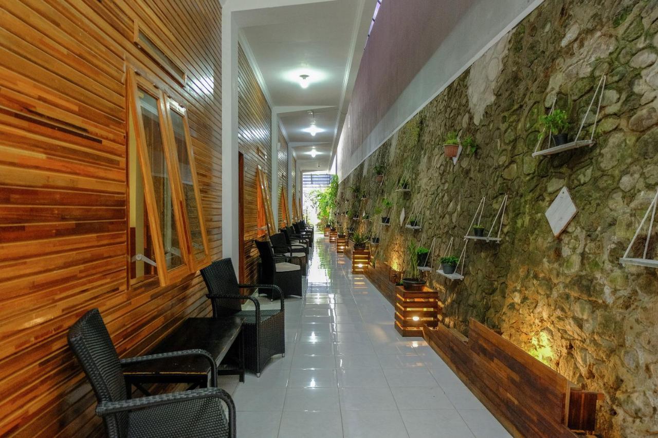 Oyo 446 Hotel Kawi Surapatha Malang Ngoại thất bức ảnh