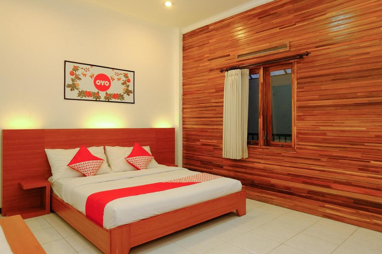 Oyo 446 Hotel Kawi Surapatha Malang Ngoại thất bức ảnh