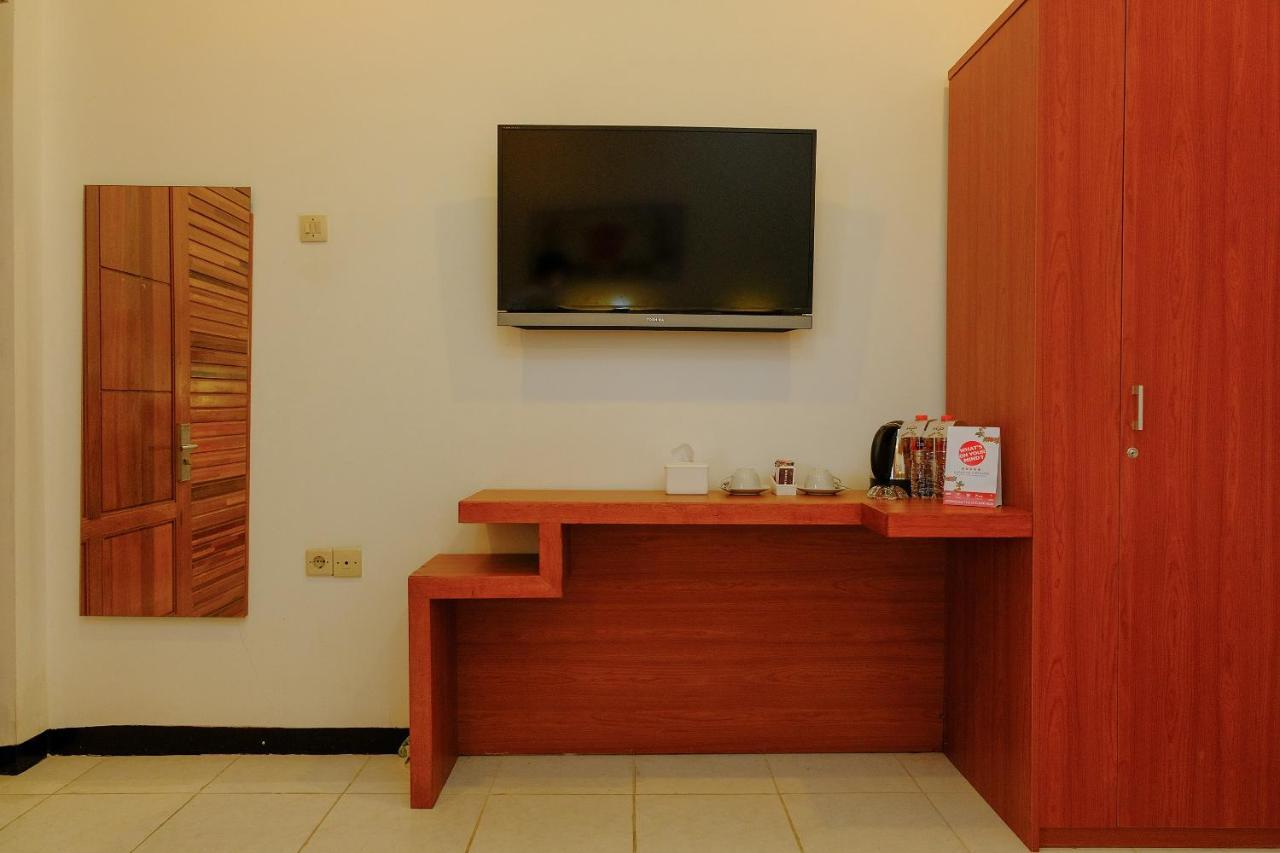 Oyo 446 Hotel Kawi Surapatha Malang Ngoại thất bức ảnh