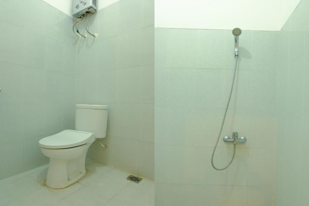 Oyo 446 Hotel Kawi Surapatha Malang Ngoại thất bức ảnh
