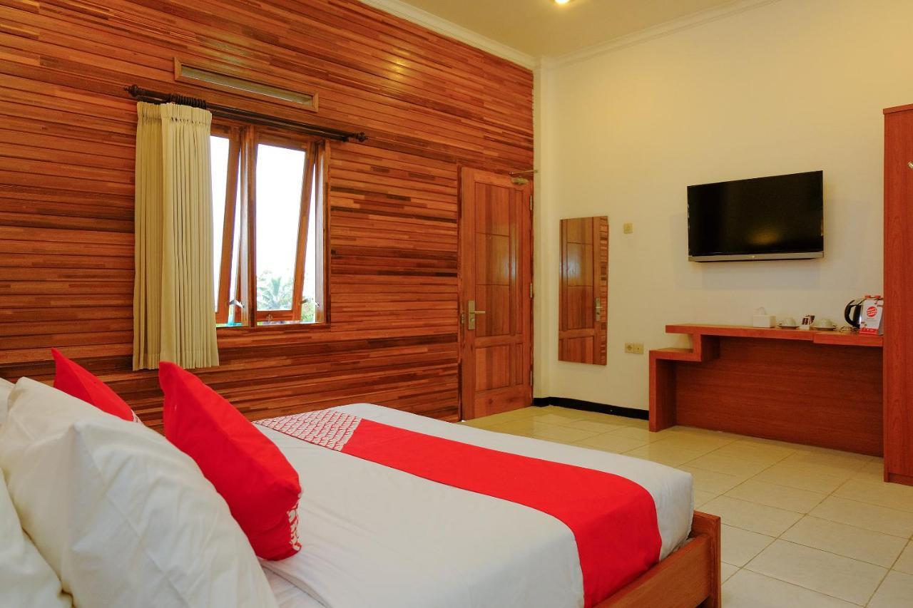 Oyo 446 Hotel Kawi Surapatha Malang Ngoại thất bức ảnh